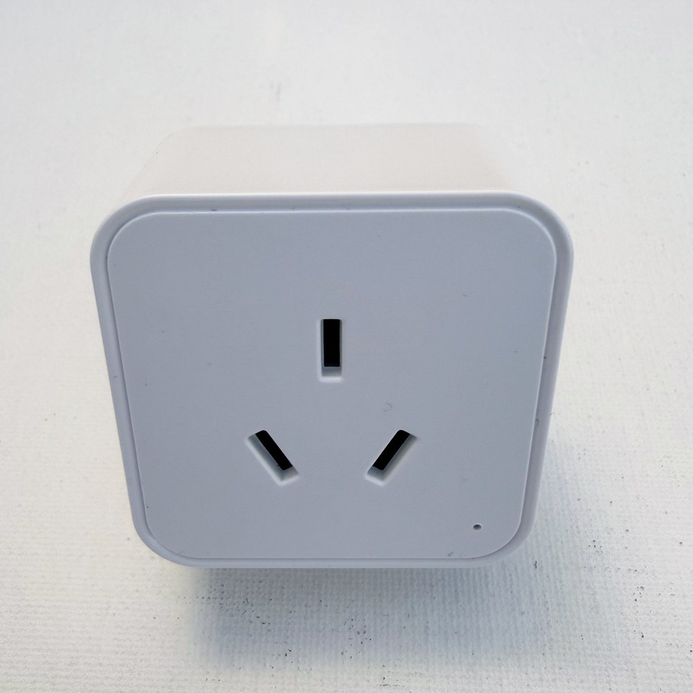 ZigBee Smart Plug + Energy Meter